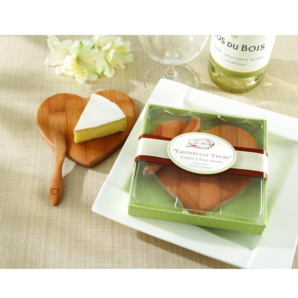 Brand New Kate Aspen Tastefully Yours Heart-Shaped Bamboo Cheese Board